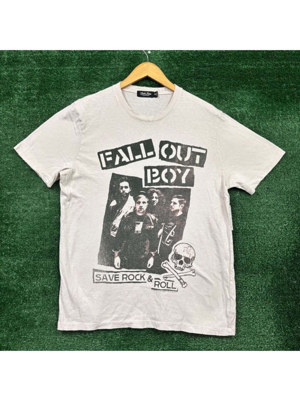 Junk Food Clothing x Fall Out Boy Save Rock & Roll Rock Band T-Shirt Size Large